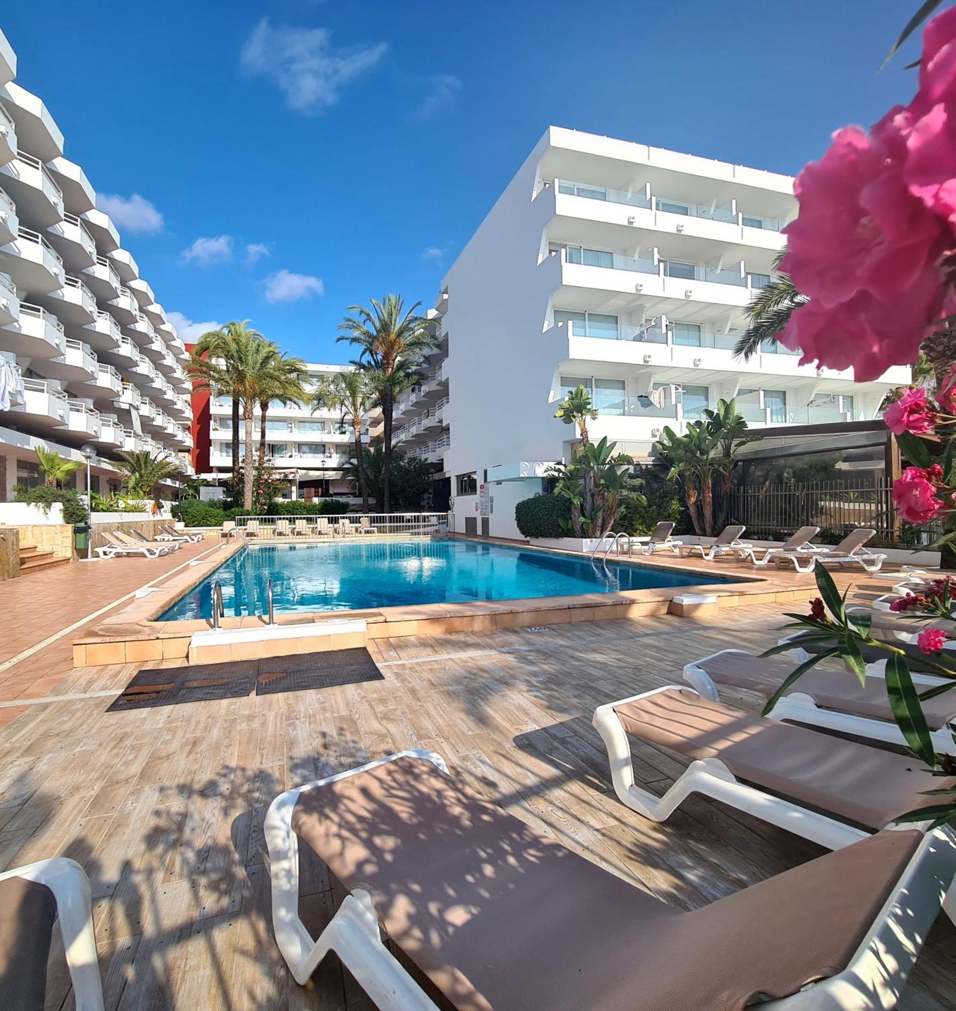 Apartamentos Llobet Ibiza Zewnętrze zdjęcie